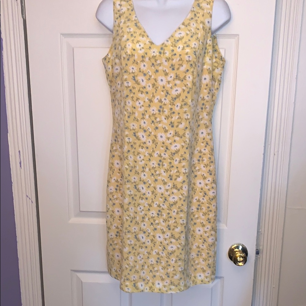 Yellow V-Neck Sleeveless Sundress